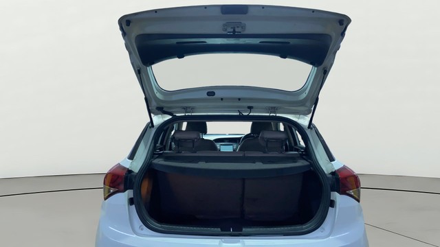 Second-hand 2016 Hyundai i20 Asta 1.4 CRDi for sale in Surat-20