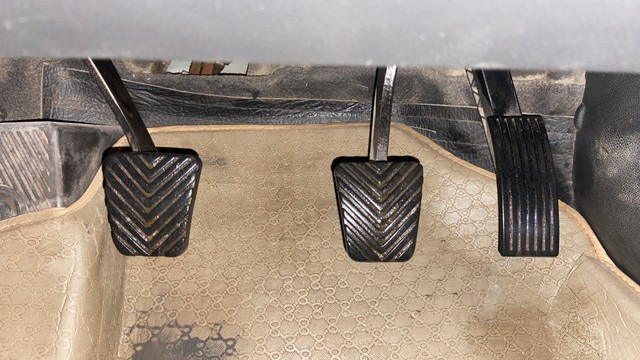 Second-hand 2016 Hyundai i20 Asta 1.4 CRDi for sale in Surat-14