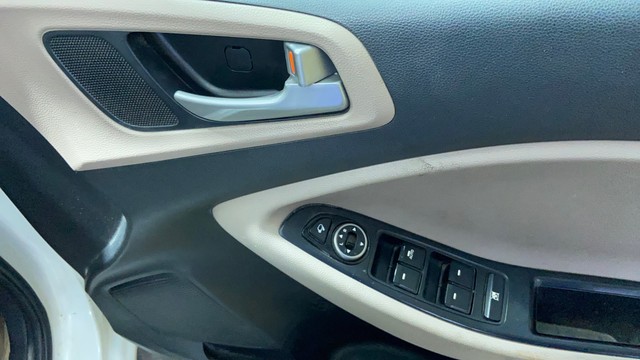 Second-hand 2016 Hyundai i20 Asta 1.4 CRDi for sale in Surat-17