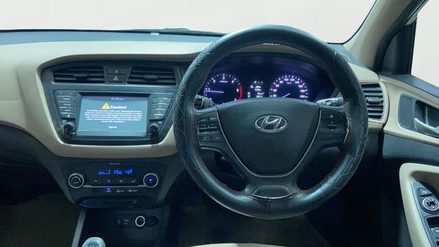 Second-hand 2016 Hyundai i20 Asta 1.4 CRDi for sale in Surat-12