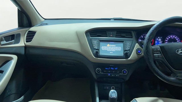 Second-hand 2016 Hyundai i20 Asta 1.4 CRDi for sale in Surat-22