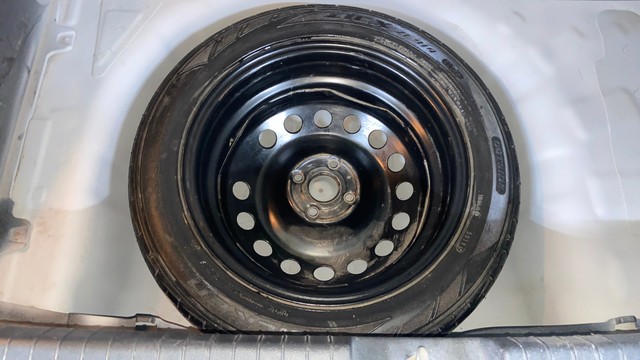 Second-hand 2016 Hyundai i20 Asta 1.4 CRDi for sale in Surat-28