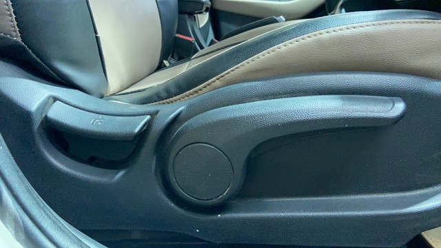 Second-hand 2016 Hyundai i20 Asta 1.4 CRDi for sale in Surat-18