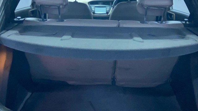 Second-hand 2016 Hyundai i20 Asta 1.4 CRDi for sale in Surat-19