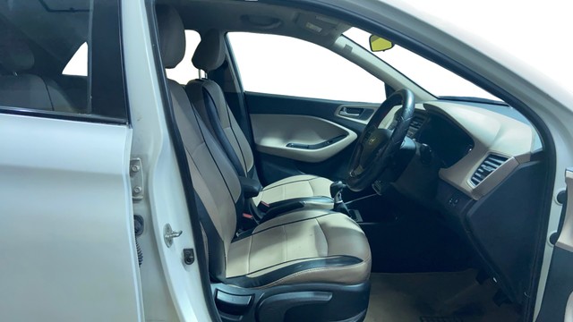 Second-hand 2016 Hyundai i20 Asta 1.4 CRDi for sale in Surat-15