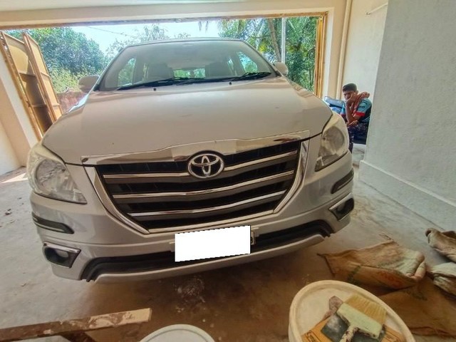 Toyota Innova 2.5 ZX Diesel 7 Seater Second-hand 2015 Toyota Innova 2.5 ZX Diesel 7 Seater for sale in Dakshina Kannada-3