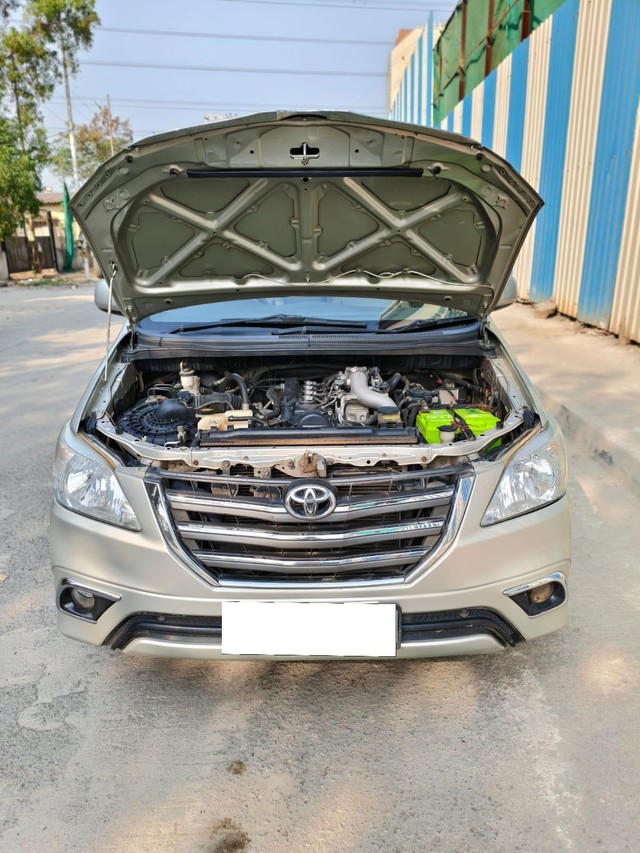 Second-hand 2014 Toyota Innova 2.5 G (Diesel) 8 Seater BS IV for sale in Mumbai-12