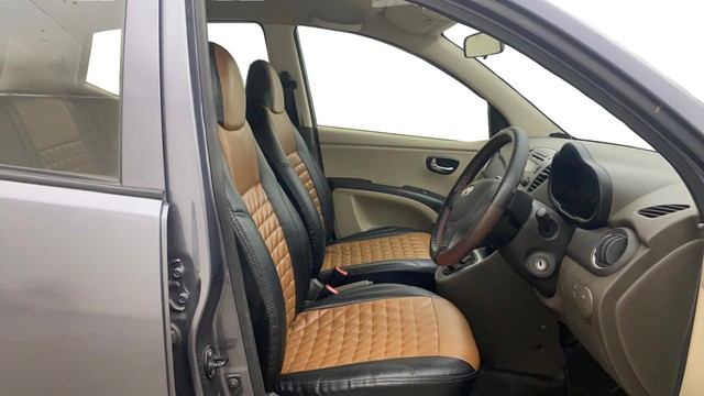 Second-hand 2015 Hyundai i10 Sportz 1.1L for sale in Hyderabad-25