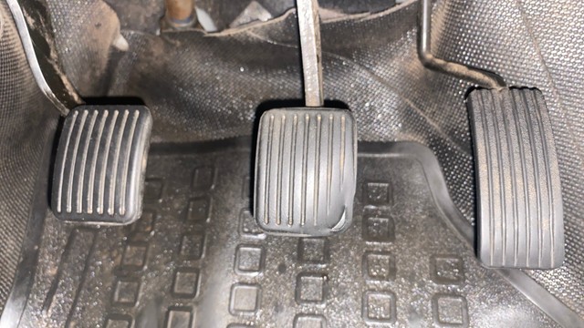 Second-hand 2015 Hyundai i10 Sportz 1.1L for sale in Hyderabad-24