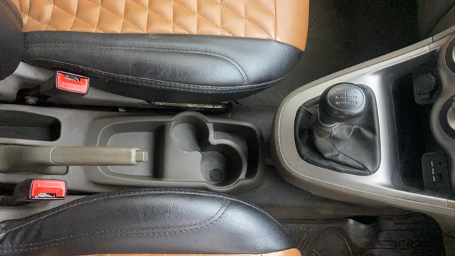 Second-hand 2015 Hyundai i10 Sportz 1.1L for sale in Hyderabad-22