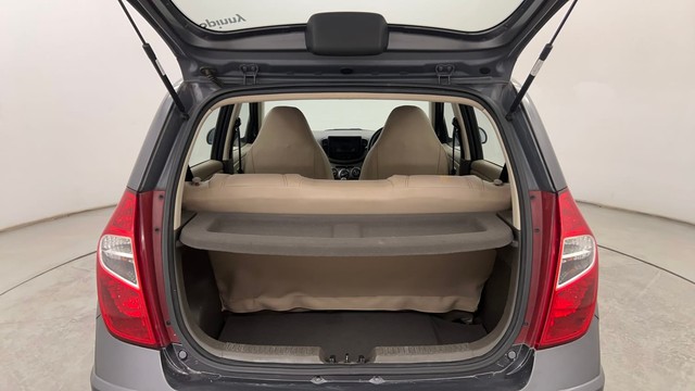 Second-hand 2012 Hyundai i10 Magna 1.1 for sale in Pune-9