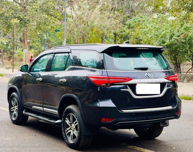 Second-hand 2022 Toyota Fortuner 4X2 AT BSVI for sale in New Delhi-11