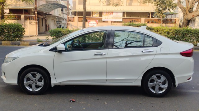 Honda City i VTEC V Second-hand 2014 Honda City i VTEC V for sale in Ahmedabad-2