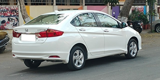 Honda City i VTEC V Second-hand 2014 Honda City i VTEC V for sale in Ahmedabad-9