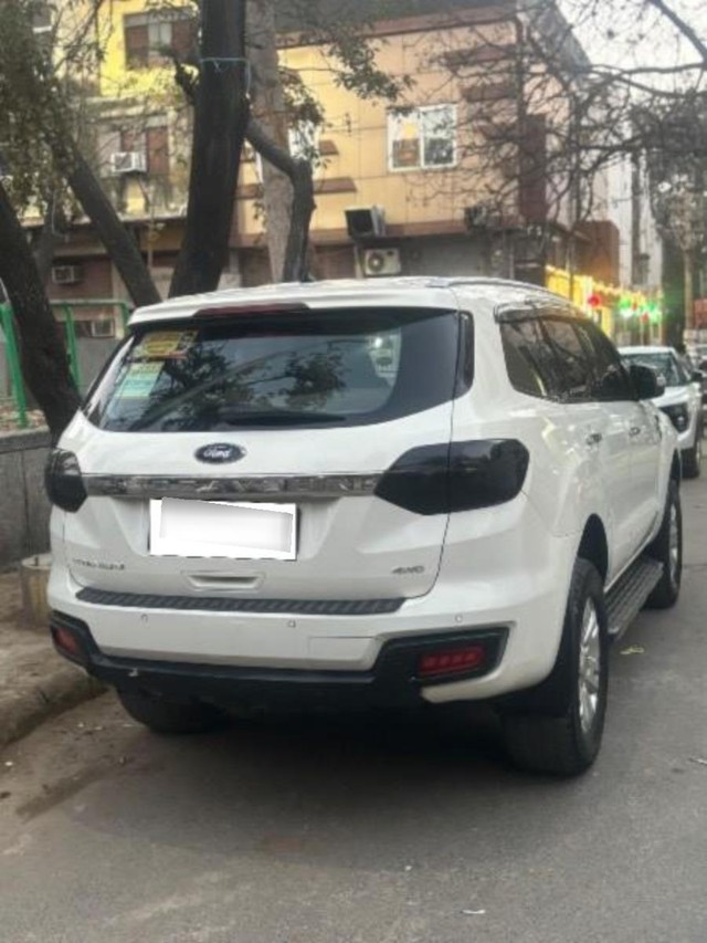 Second-hand 2017 Ford Endeavour 3.2 Titanium AT 4X4 for sale in New Delhi-9