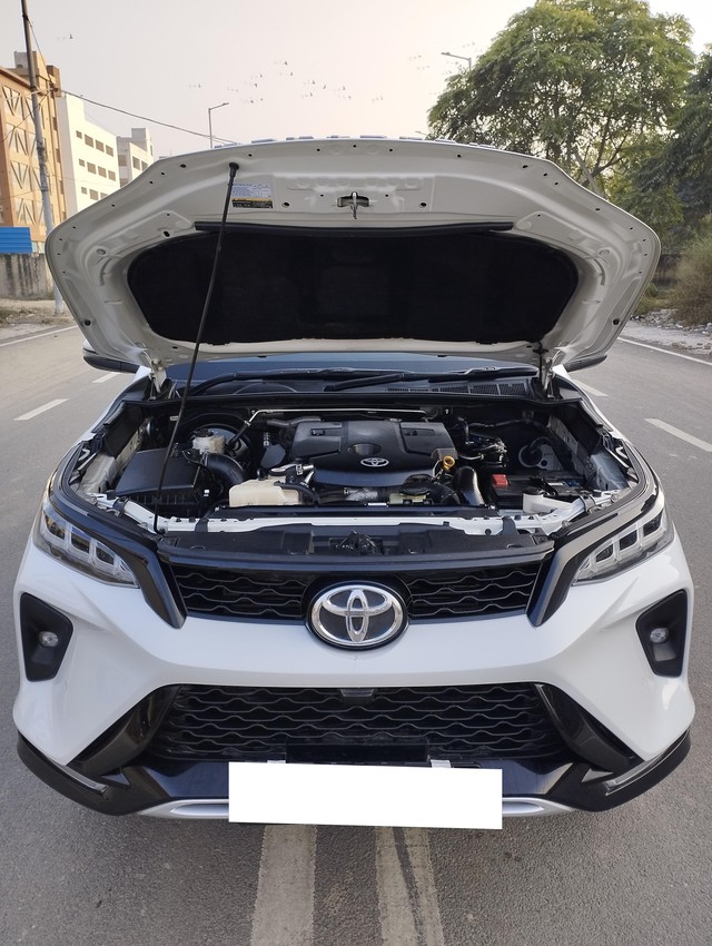 Second-hand 2024 Toyota Fortuner Legender 4x4 AT for sale in New Delhi-16