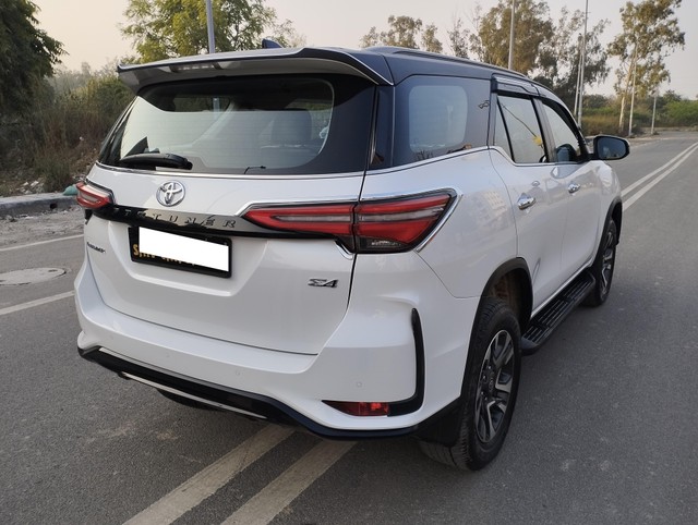 Second-hand 2024 Toyota Fortuner Legender 4x4 AT for sale in New Delhi-6