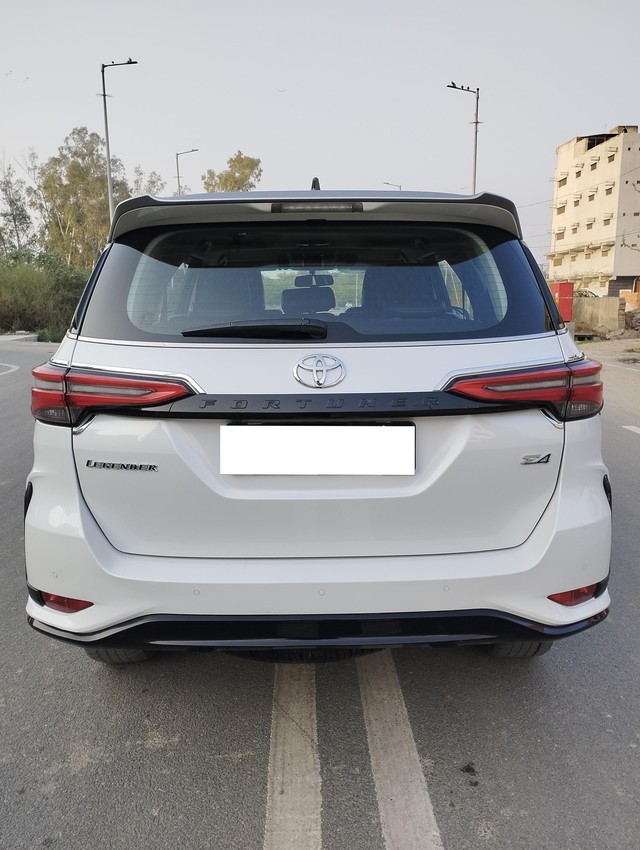 Second-hand 2024 Toyota Fortuner Legender 4x4 AT for sale in New Delhi-2