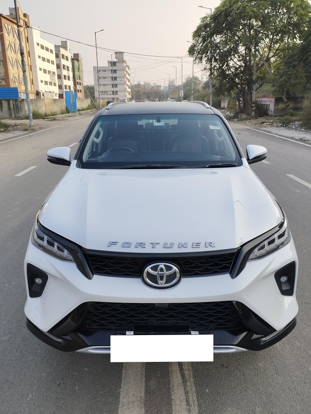 Second-hand 2024 Toyota Fortuner Legender 4x4 AT for sale in New Delhi-5