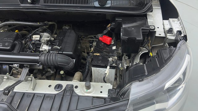 Second-hand 2022 Renault Triber RXZ for sale in Ghaziabad-27