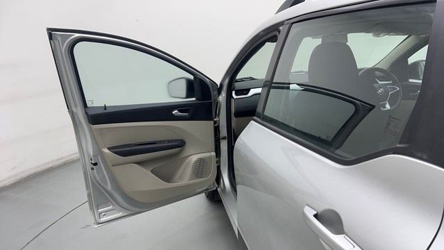 Second-hand 2022 Renault Triber RXZ for sale in Ghaziabad-24