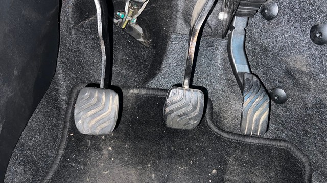 Second-hand 2022 Renault Triber RXZ for sale in Ghaziabad-14