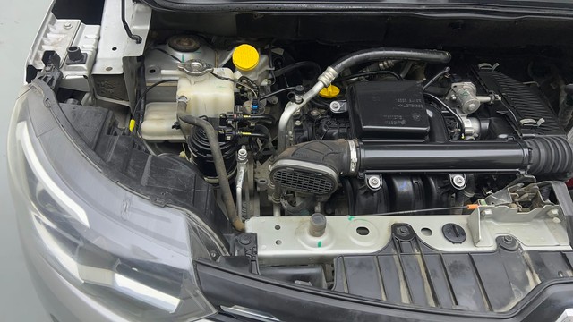 Second-hand 2022 Renault Triber RXZ for sale in Ghaziabad-40