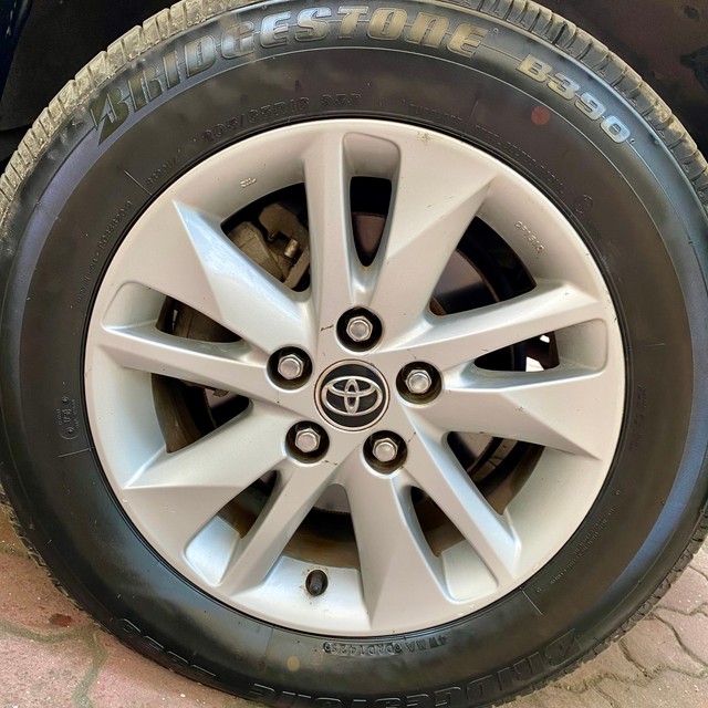 Second-hand 2016 Toyota Innova Crysta 2.4 VX MT BSIV for sale in Thane-8