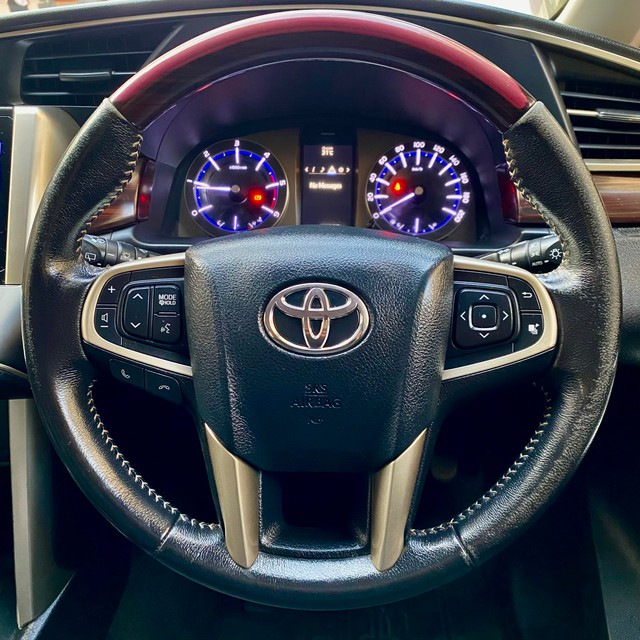 Second-hand 2016 Toyota Innova Crysta 2.4 VX MT BSIV for sale in Thane-17