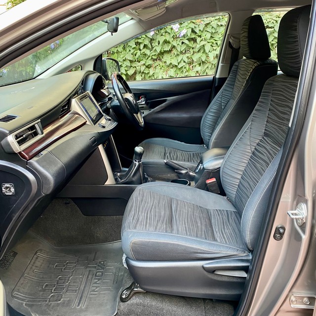 Second-hand 2016 Toyota Innova Crysta 2.4 VX MT BSIV for sale in Thane-16