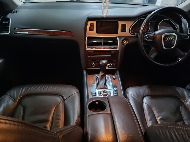 Audi Q7 3.0 TDI quattro Second-hand 2011 Audi Q7 3.0 TDI quattro for sale in Mumbai-4