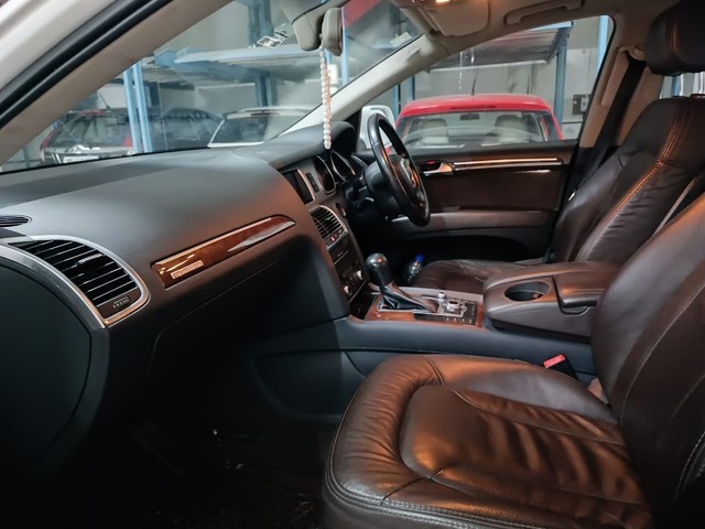 Audi Q7 3.0 TDI quattro Second-hand 2011 Audi Q7 3.0 TDI quattro for sale in Mumbai-7