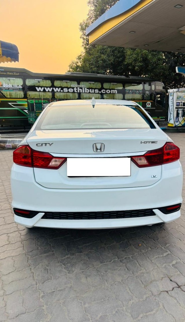 Honda City i DTec V Second-hand 2017 Honda City i DTec V for sale in Lucknow-1