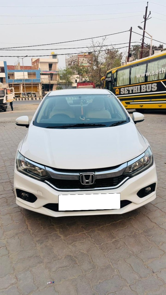 Honda City i DTec V Second-hand 2017 Honda City i DTec V for sale in Lucknow-4