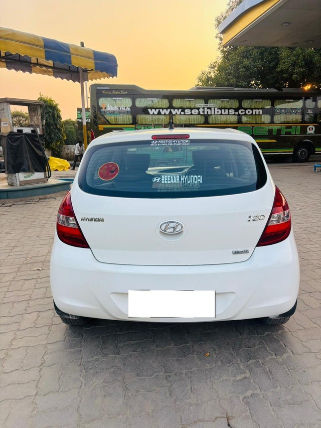 Second-hand 2011 Hyundai i20 1.2 Sportz for sale in Lucknow-1