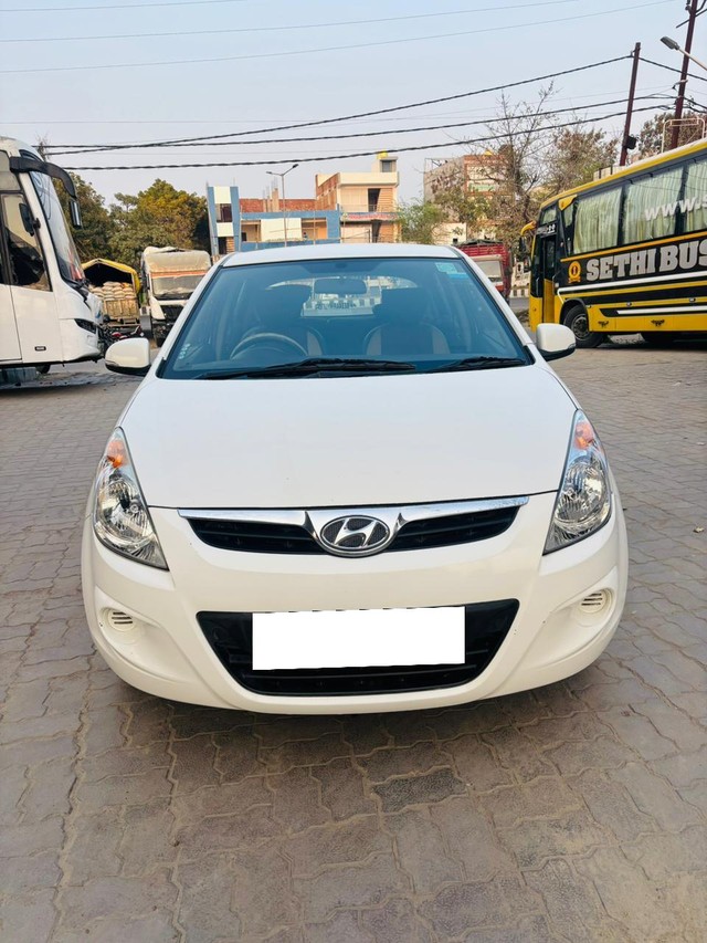 Second-hand 2011 Hyundai i20 1.2 Sportz for sale in Lucknow-5