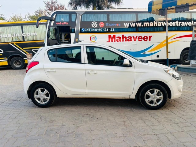 Second-hand 2011 Hyundai i20 1.2 Sportz for sale in Lucknow-6