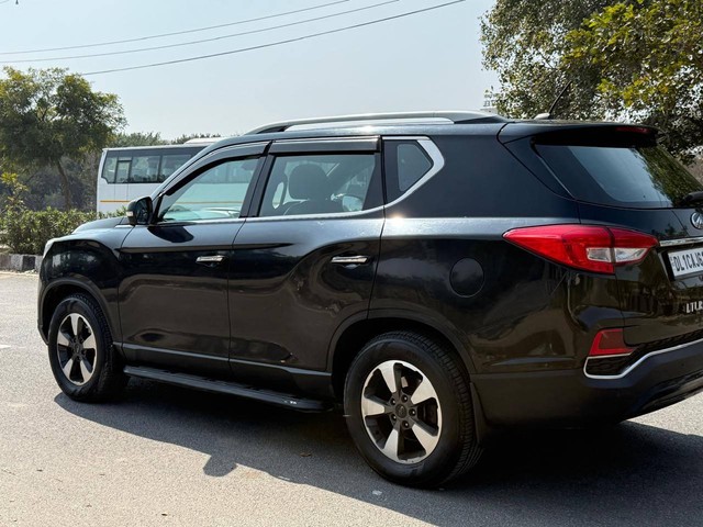 Second-hand 2020 Mahindra Alturas G4 4X4 AT for sale in New Delhi-9