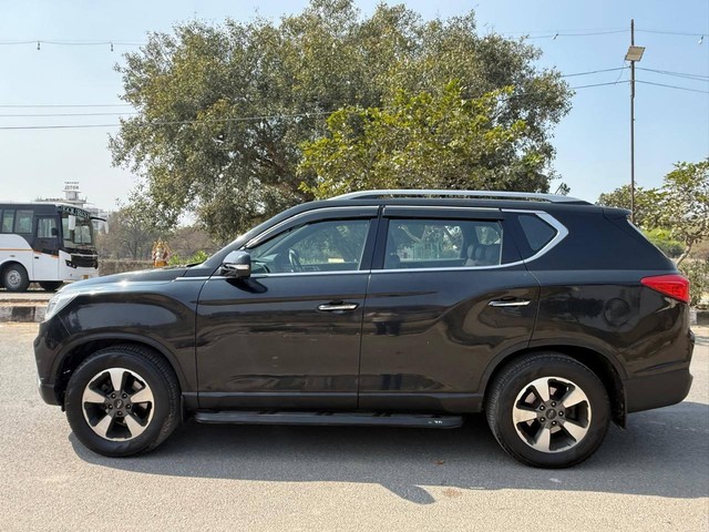 Second-hand 2020 Mahindra Alturas G4 4X4 AT for sale in New Delhi-4