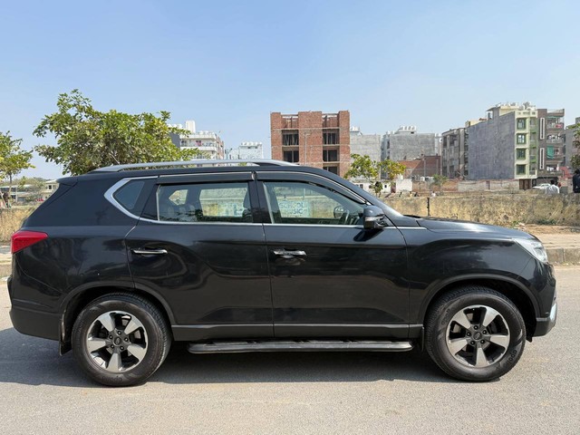 Second-hand 2020 Mahindra Alturas G4 4X4 AT for sale in New Delhi-1