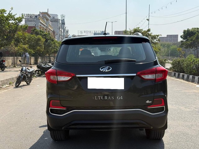 Second-hand 2020 Mahindra Alturas G4 4X4 AT for sale in New Delhi-3