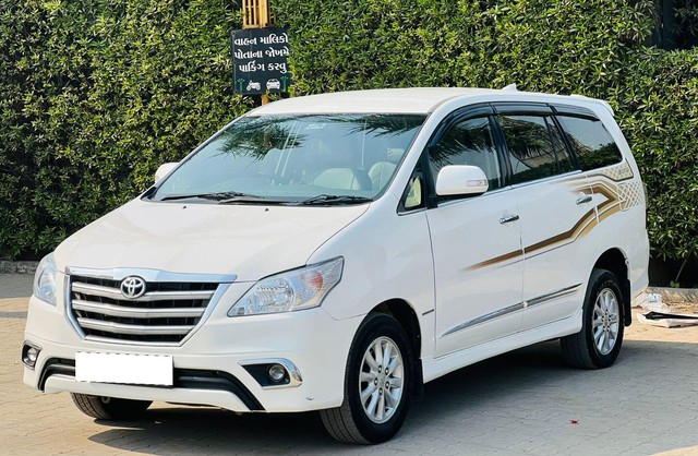 Second-hand 2014 Toyota Innova 2.5 VX (Diesel) 7 Seater BS IV for sale in Surat-4
