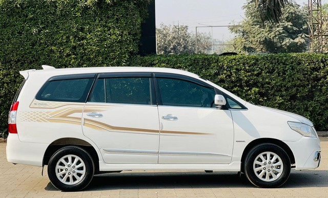 Second-hand 2014 Toyota Innova 2.5 VX (Diesel) 7 Seater BS IV for sale in Surat-1