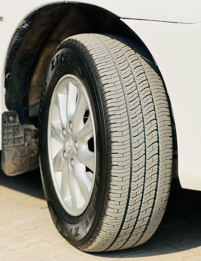 Second-hand 2014 Toyota Innova 2.5 VX (Diesel) 7 Seater BS IV for sale in Surat-8