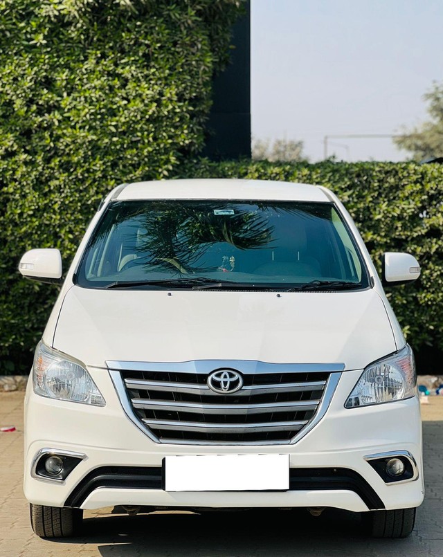 Second-hand 2014 Toyota Innova 2.5 VX (Diesel) 7 Seater BS IV for sale in Surat-5
