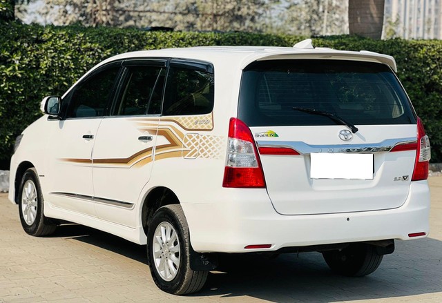 Second-hand 2014 Toyota Innova 2.5 VX (Diesel) 7 Seater BS IV for sale in Surat-10