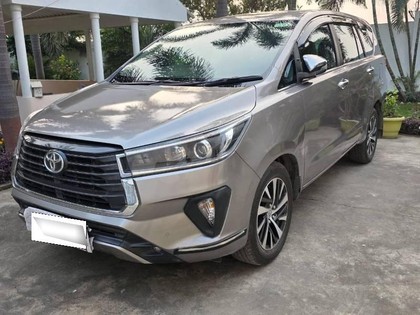 Second-hand 2021 Toyota Innova Crysta 2.4 ZX 7 STR AT for sale in Lucknow