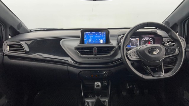 Second-hand 2024 Tata Altroz XZ Plus Dark Edition Diesel for sale in Lucknow-11