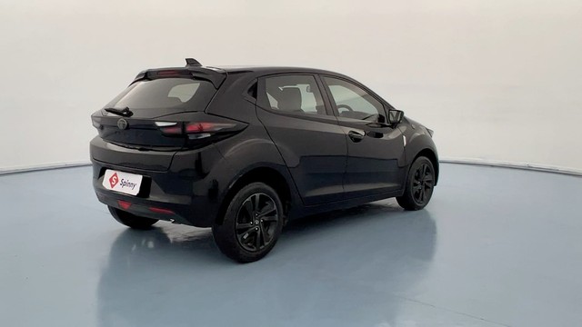 Second-hand 2024 Tata Altroz XZ Plus Dark Edition Diesel for sale in Lucknow-3