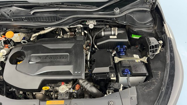 Second-hand 2024 Tata Altroz XZ Plus Dark Edition Diesel for sale in Lucknow-39